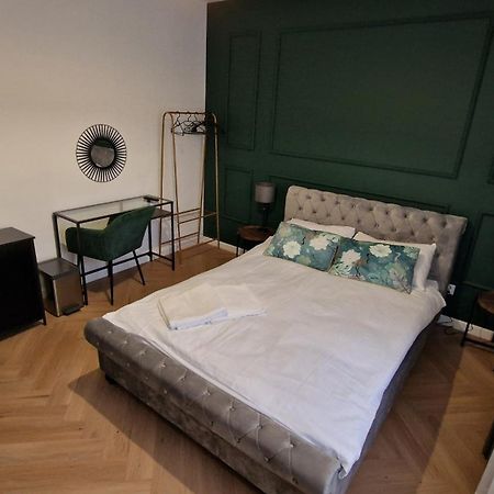 Brama Lwowska Apartamenty - Wiecej Na Www,Bramalwowska,Pl Zamość Buitenkant foto