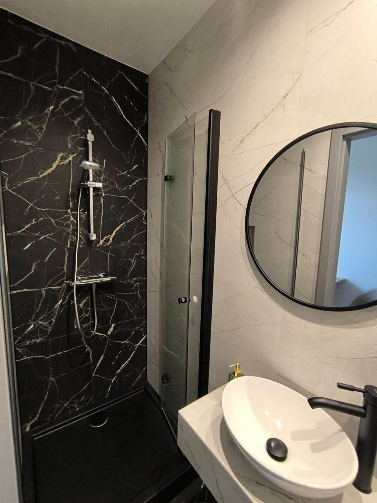 Brama Lwowska Apartamenty - Wiecej Na Www,Bramalwowska,Pl Zamość Buitenkant foto