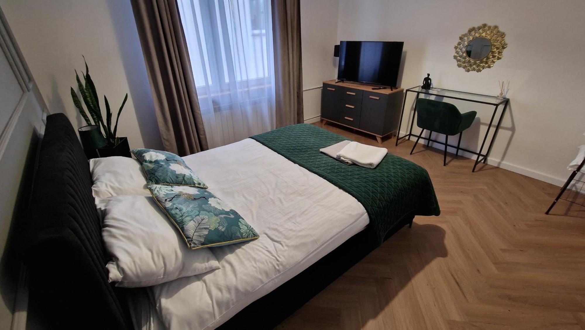 Brama Lwowska Apartamenty - Wiecej Na Www,Bramalwowska,Pl Zamość Buitenkant foto
