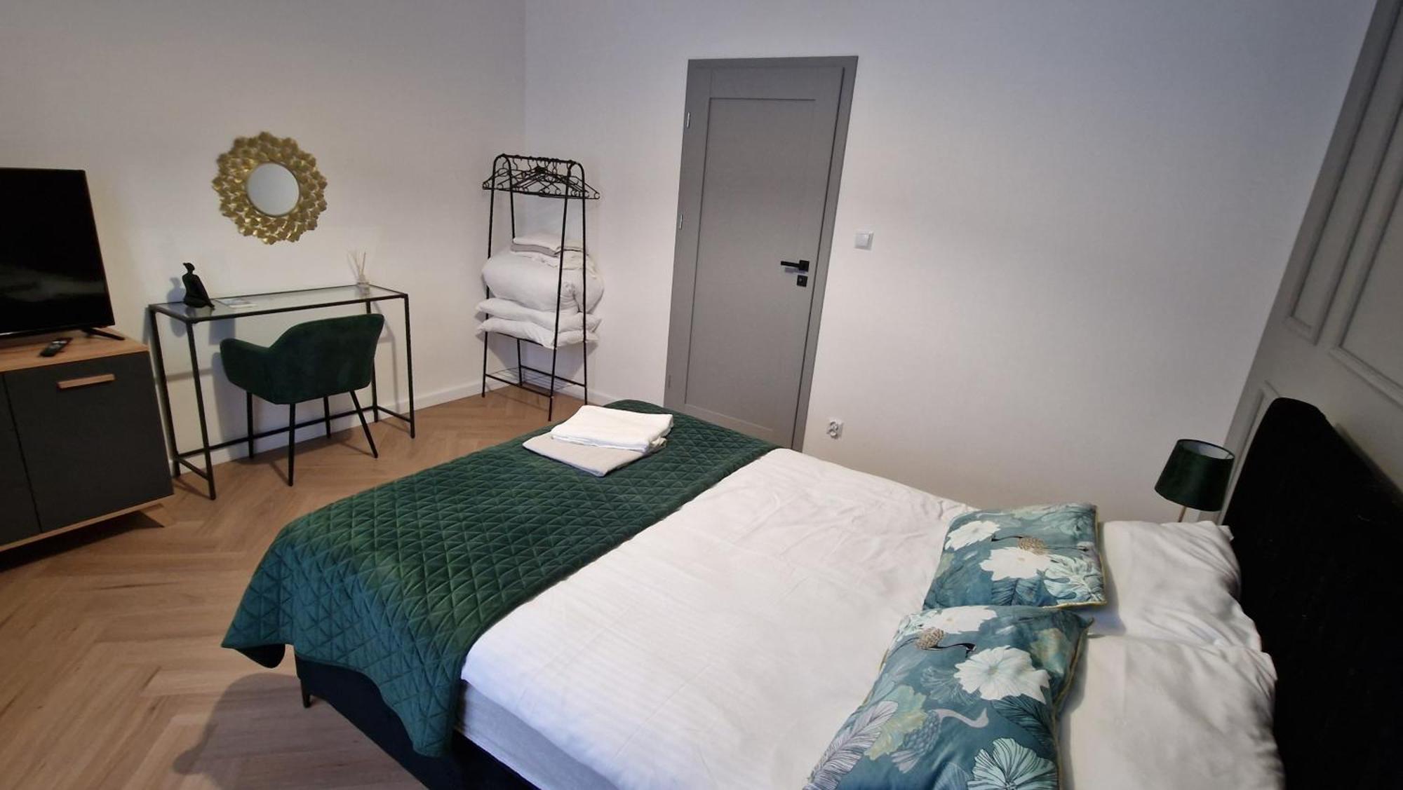 Brama Lwowska Apartamenty - Wiecej Na Www,Bramalwowska,Pl Zamość Buitenkant foto