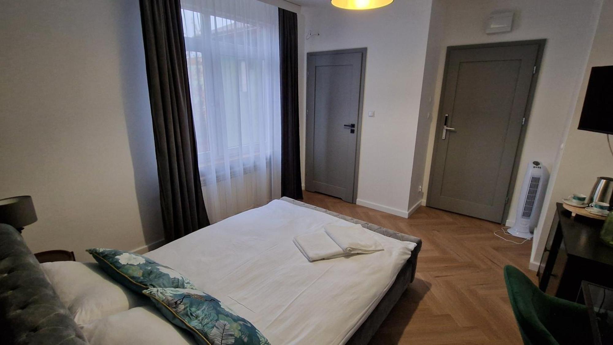 Brama Lwowska Apartamenty - Wiecej Na Www,Bramalwowska,Pl Zamość Buitenkant foto