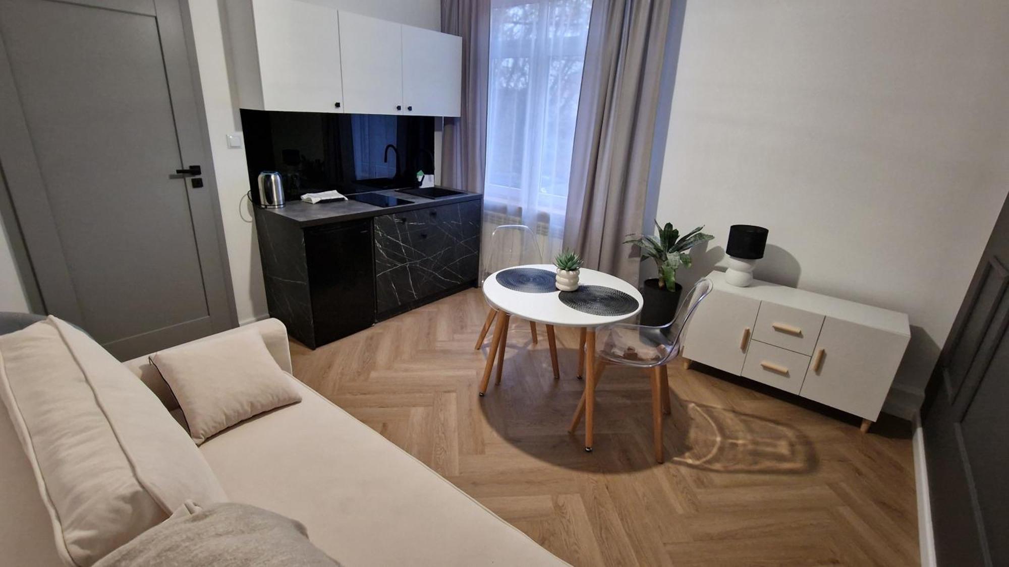 Brama Lwowska Apartamenty - Wiecej Na Www,Bramalwowska,Pl Zamość Buitenkant foto