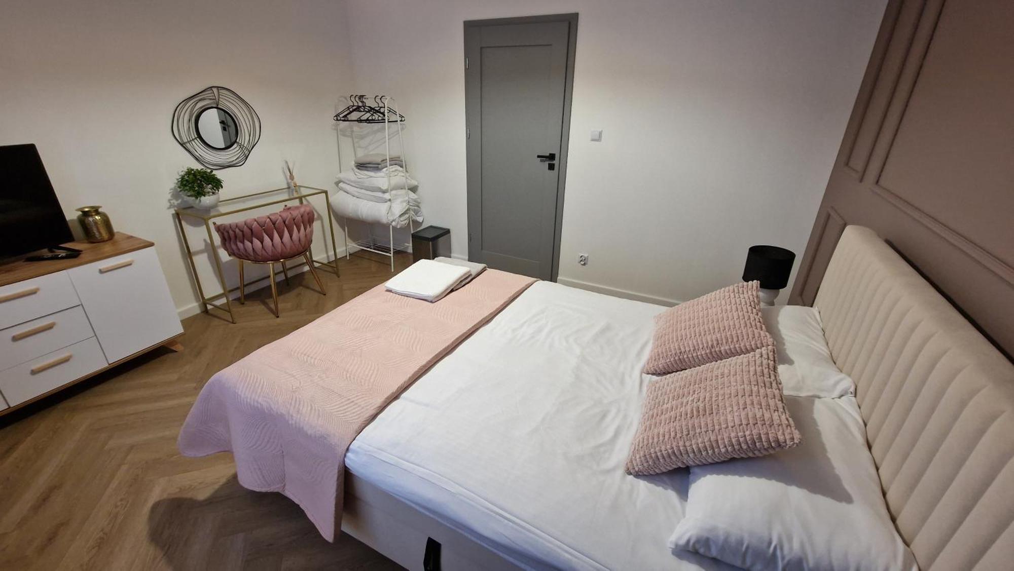 Brama Lwowska Apartamenty - Wiecej Na Www,Bramalwowska,Pl Zamość Buitenkant foto